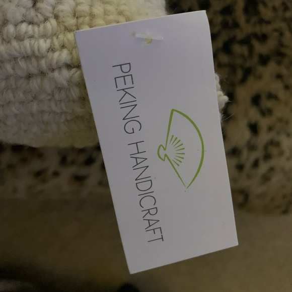 Peking Handcraft Shamrock Decorative Pillow 🍀💚 - Picture 2 of 6